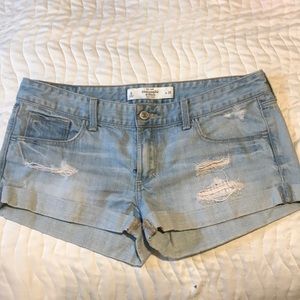 Abercrmbie & Fitch Distressed Shorts Size 6